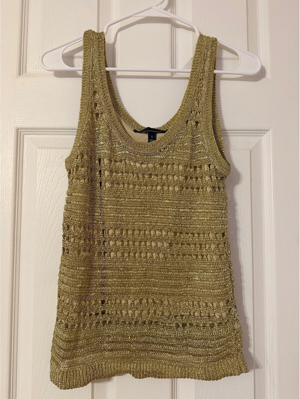 White House Black Market WHBM Gold Metallic Open Knit Sweater Tank Top Lined S